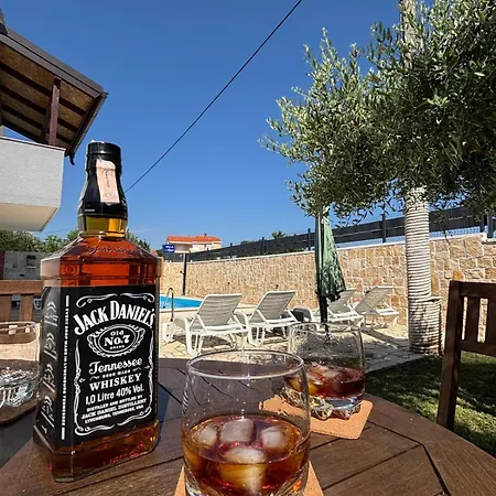 Ariane Βίλα Policnik