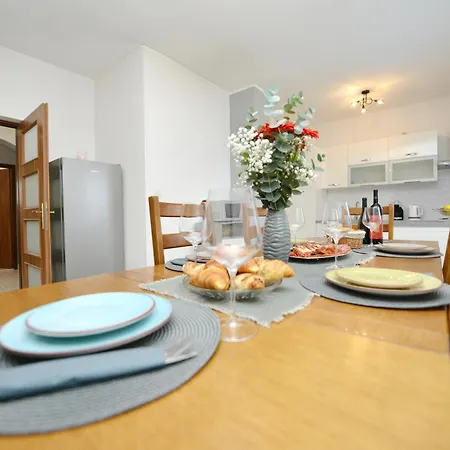 Ariane Villa Poličnik