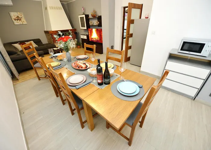 Ariane Villa Policnik